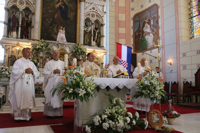 Hvarski biskup Petar Palić na Veliku Gospu u Molvama: "Poruka današnje svetkovine je da smo spašeni"